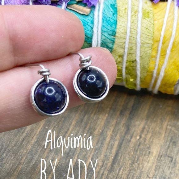Dainty Blue sandstone silver studs halo statement earrings - Picture 1 of 1